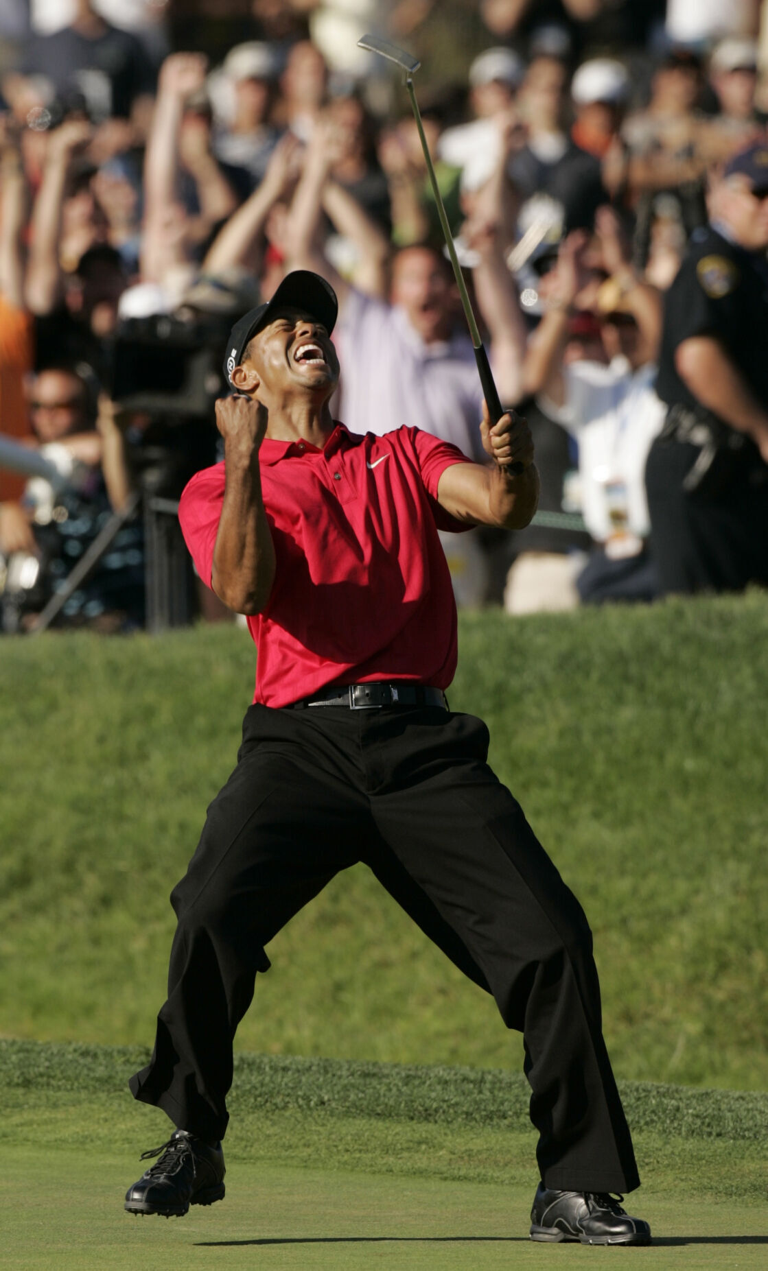 2008: Tiger Woods sinks 12-foot birdie putt to force US Open playoff